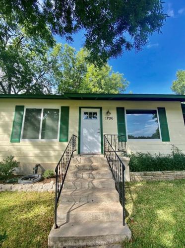 1206 Peach Tree Ln, Georgetown TX  78626-6118 exterior