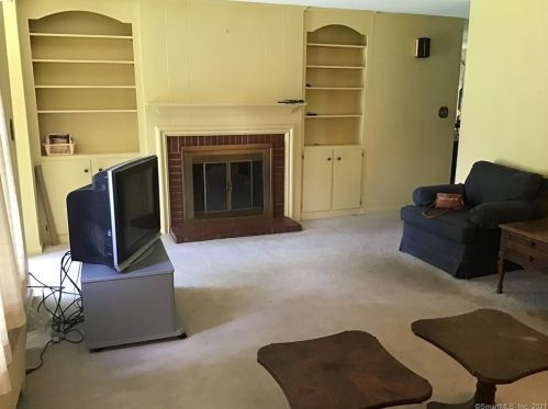 97 Geary Ave, Bristol, CT 06010-6442