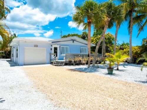 1376 Jamaica Dr, Sanibel, FL 33957-2608