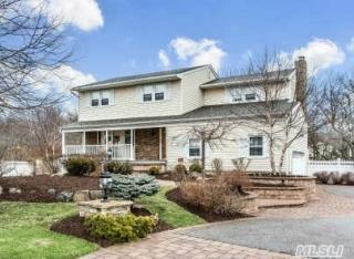 165 Wyandanch Ave, Babylon, NY 11702-1933