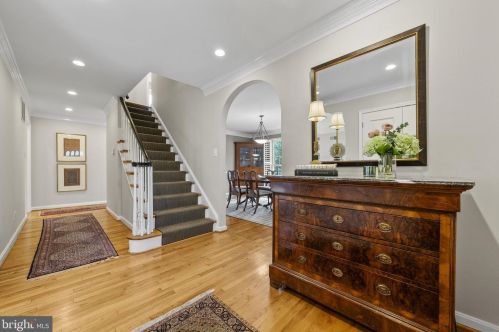 5758 Macarthur Blvd, Washington, DC 20016-5303