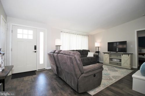 215 Ryans Run, Boothwyn PA  19060-2451 exterior