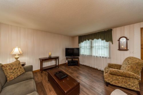 57 Bluestone Dr, Nashua NH 03060-6831 exterior