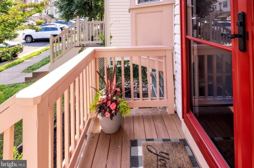 401 Mcdaniel Dr, Purcellville, VA 20132-3377