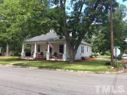 702 2nd St, Smithfield, NC 27577-4346