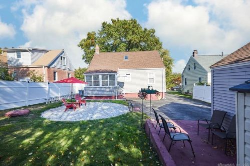 85 Northfield St, Bridgeport CT  06606-4050 exterior