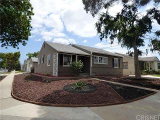 2834 Freckles Rd, Lakewood, CA 90712-4017