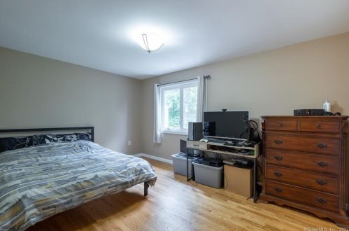 20 Del Prado Dr, Bristol CT  06010-2333 exterior