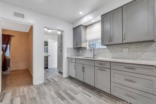 14833 Saticoy St, Van Nuys CA 91406-2129 exterior