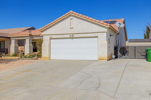 2017 Hart Ct, Lancaster, CA 93536-6714