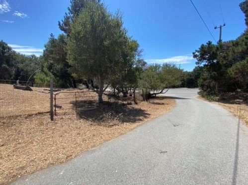 17510 Quail Hill Ln, Aromas CA  95004-9115 exterior