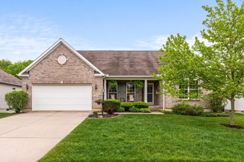 1229 Beechwood Pl, Amelia, OH 45102-2643
