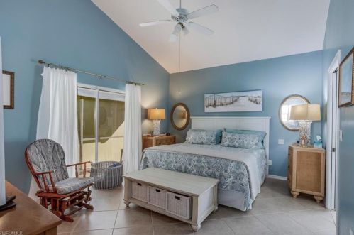 156 Lady Palm Dr, Naples FL  34104-6454 exterior