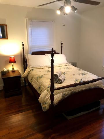 1703 Grove St, Greensboro, NC 27403-3419
