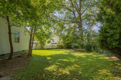 451 River Rd, Rahway NJ  07065-4203 exterior
