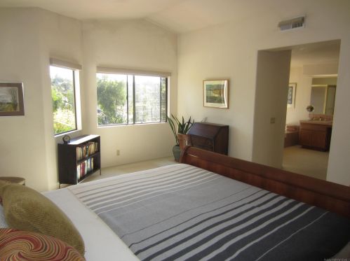 4085 Caminito Terviso, San Diego CA  92122-1991 exterior