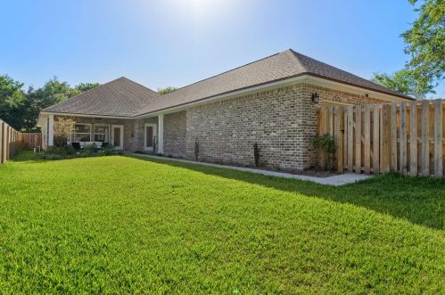 31 8th Ave, Shalimar FL  32579-1806 exterior