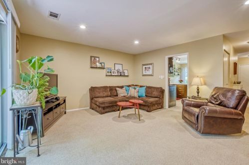 2156 Cartwright Pl, Herndon, VA 20191-1907
