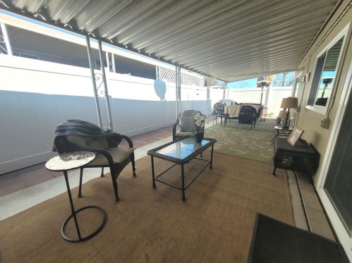 140 Calle Arriba, Palm Springs CA  92264-6329 exterior