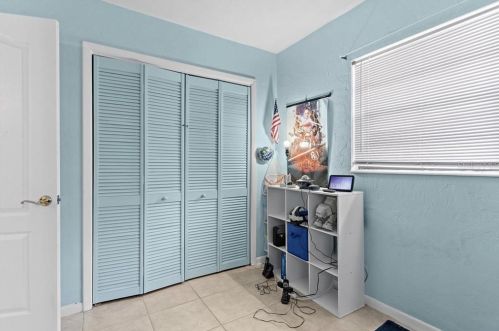 6534 18th Way, Saint Petersburg FL  33702-7146 exterior