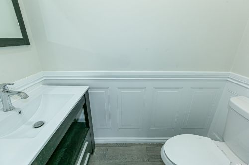 34 5th Ave, New Hyde Park NY  11040-5004 exterior