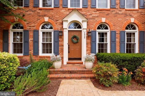 9935 Bagpipe Ct, Bristow, VA 20136-1925