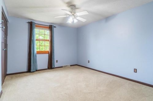 4876 Ottawa Ct, Gibsonia PA  15044-8274 exterior