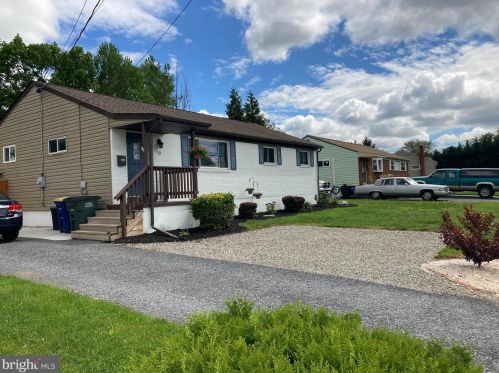 12 Hartzdale Dr, Camp Hill, PA 17011-7907