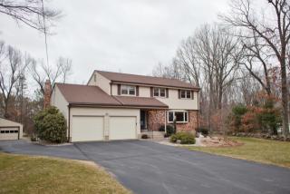 113 Blue Ridge Dr, Vernon, CT 06066-5839