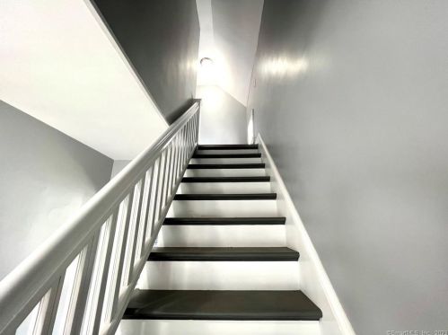 22 Viets St, United States Coast Guard Ac CT  06320-3324 exterior