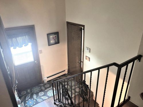 1519 Ponderosa Ave, Green Bay, WI 54313-6030