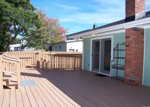 61 Spruce St, Islip Manor NY  11751-3009 exterior