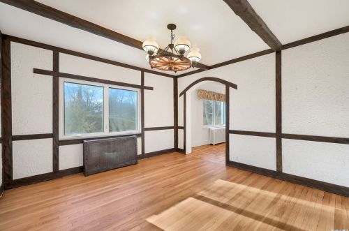 9 White Pine Ln, Northport NY  11768-3453 exterior
