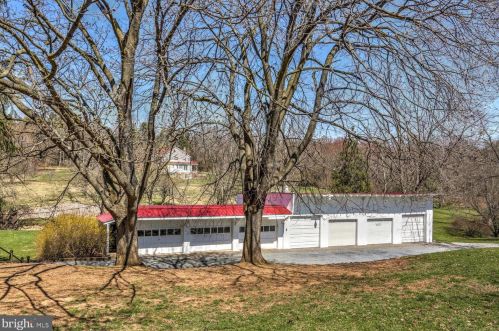 210 Hoernerstown Rd, Hummelstown PA  17036-9503 exterior