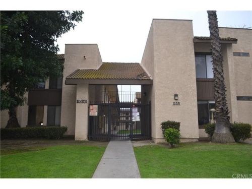 15351 Orange Ave, Paramount CA  90723-3816 exterior