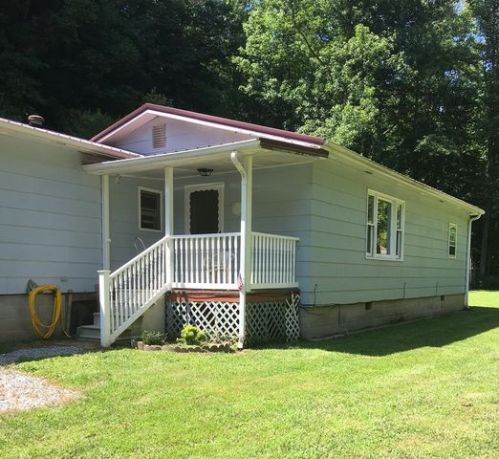 3717 Stone Coal Rd, Pikeville, KY 41501-5755