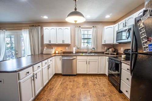 105 Morning Dove Dr, Fairdale, PA 15320-9775