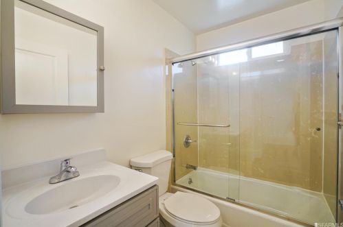 9637 D St, Oakland CA 94603-2437 exterior