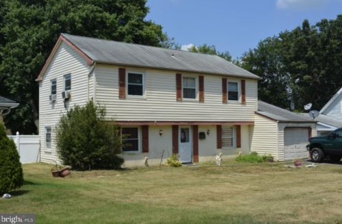 51 Pebble Ln, Willingboro, NJ 08046-2727