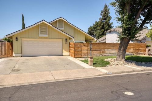 2513 Manor Oak Dr, Modesto, CA 95355-9446