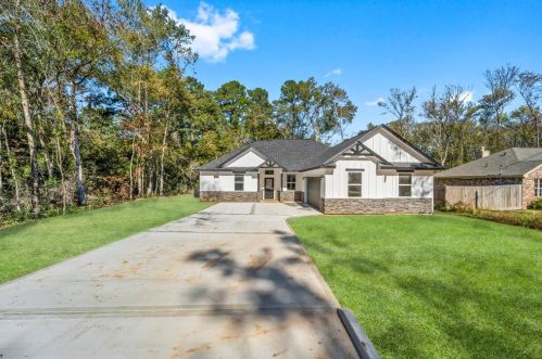 10367 Royal Cullum Dr, Conroe, TX 77303-2880