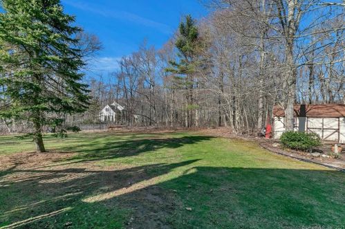 40 Carli Blvd, Colchester CT  06415-1867 exterior