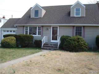 3 Cornwall Ln, Hicksville NY  11801-3733 exterior
