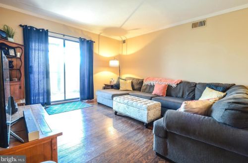 5428 Valley Green Dr, Wilmington, DE 19808-3571