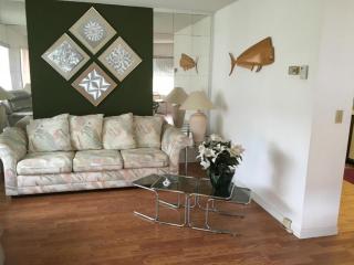 33 Burgundy A, Delray Beach FL  33484-5403 exterior