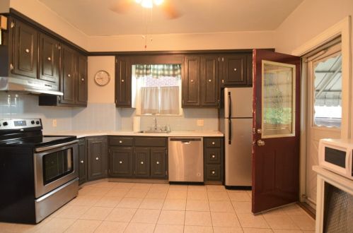 319 Margaret St, Jeannette PA  15644-1824 exterior