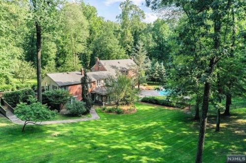 159 Allendale Rd, Upper Saddle River, NJ 07458-2703