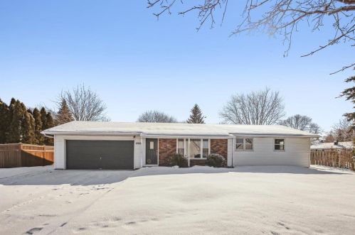2355 Canter Ln, Green Bay, WI 54304-5062