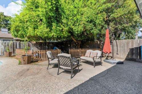 1211 Sonoma Ave, Modesto CA  95355-3920 exterior
