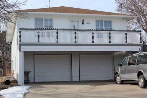 3106 8th Ave, Kearney, NE 68845-3325